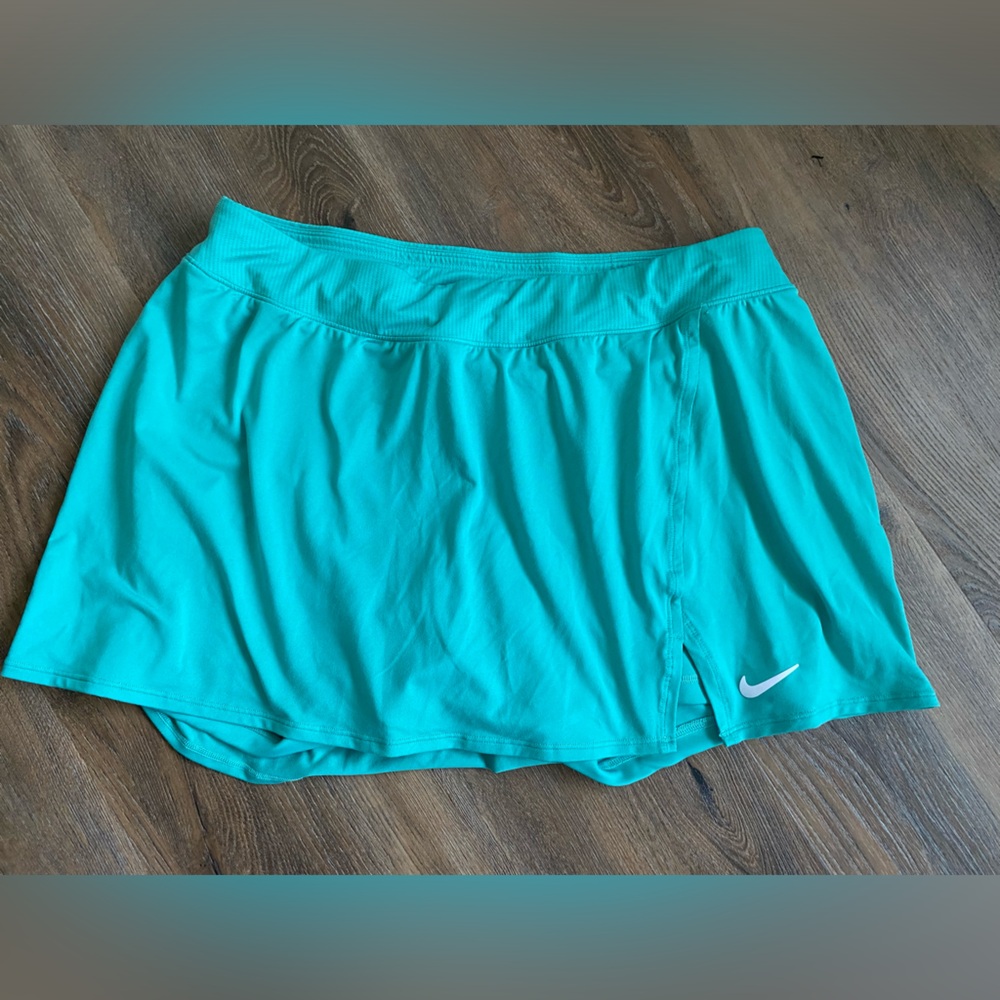 Nike Women's Teal Skirt